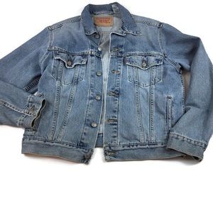 Levi’s Standard Trucker Jean jacket medium